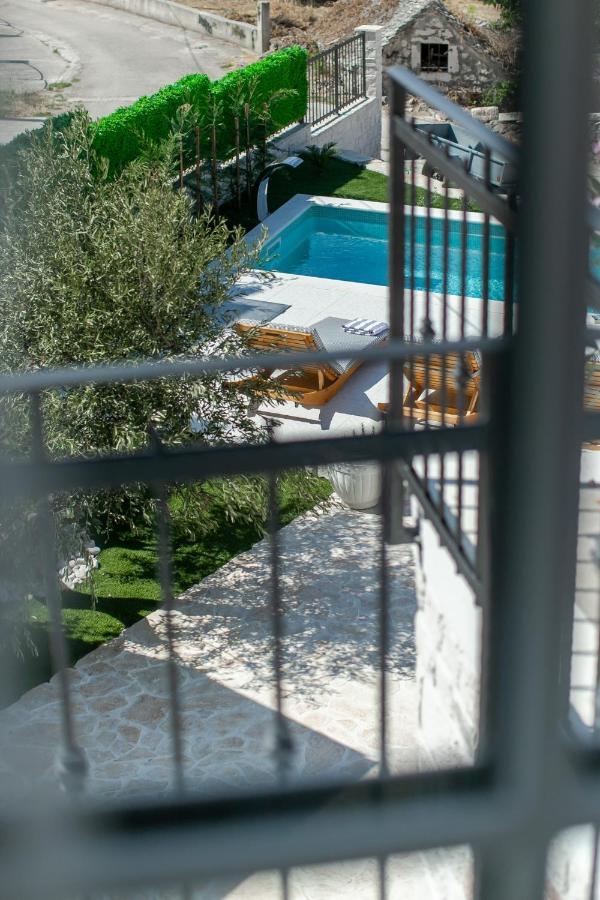 Pescatore Villa *